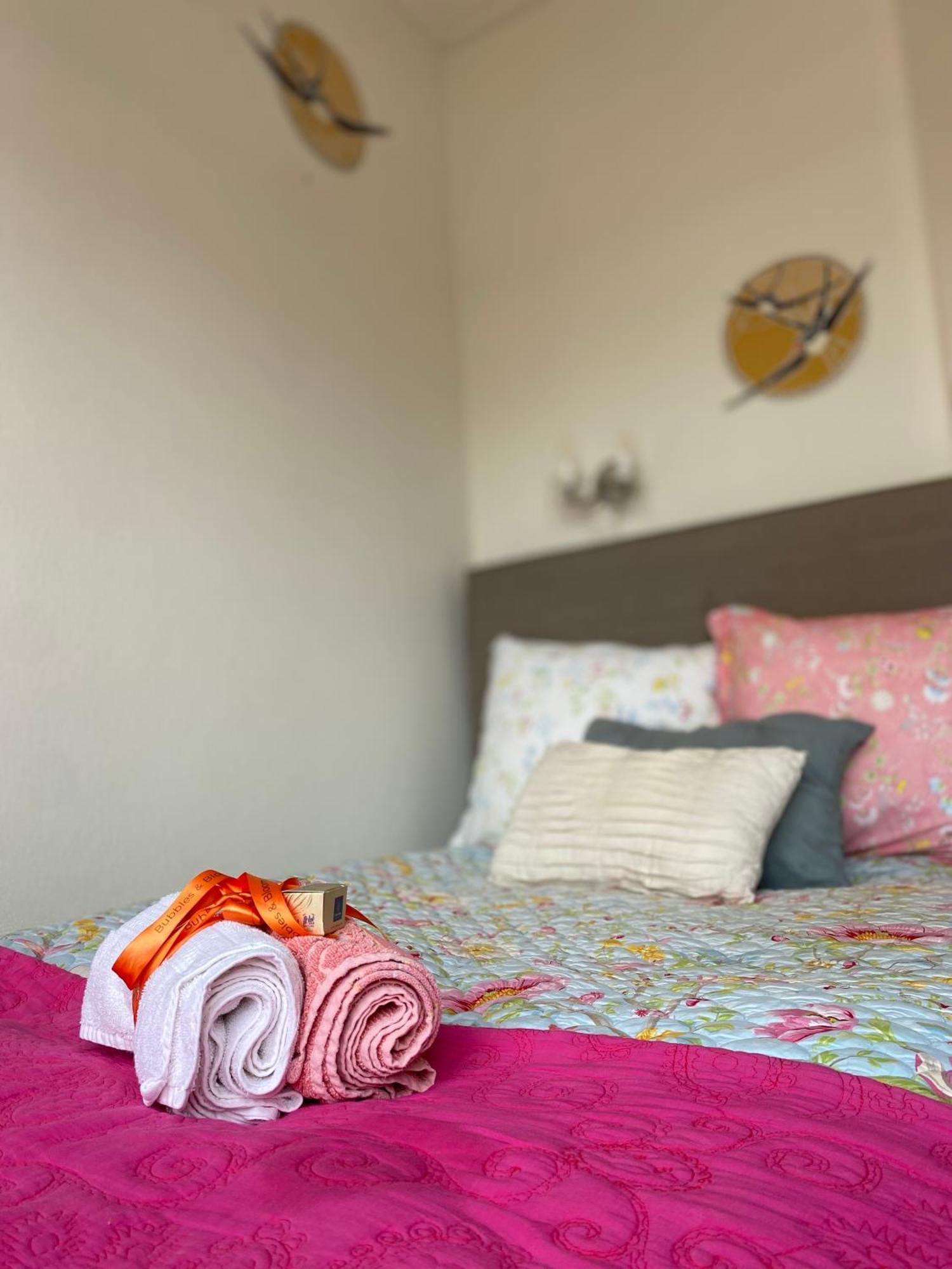 Bed and Breakfast Bubbles & Bed Билтховен Экстерьер фото